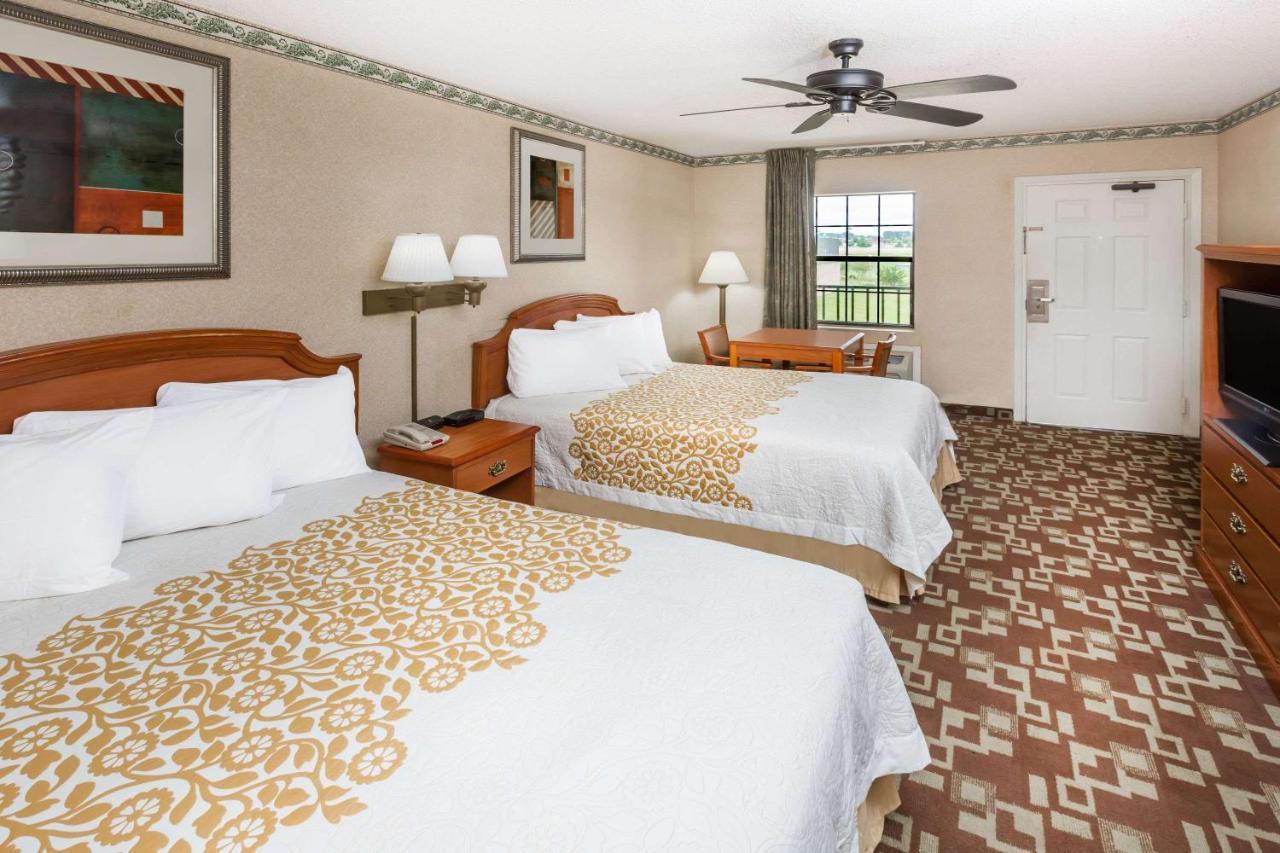 Days-Inn By Wyndham Batesville Ar Exterior foto