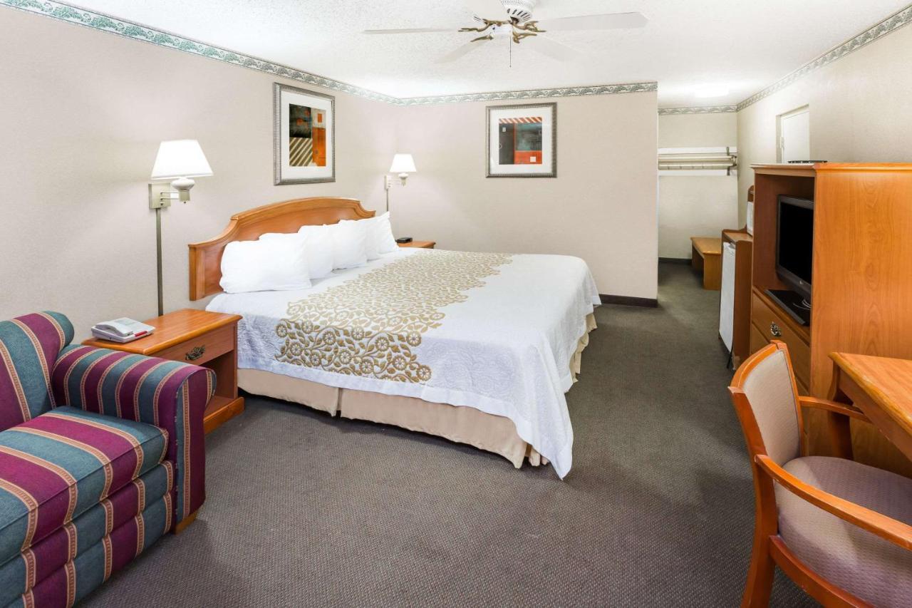 Days-Inn By Wyndham Batesville Ar Exterior foto