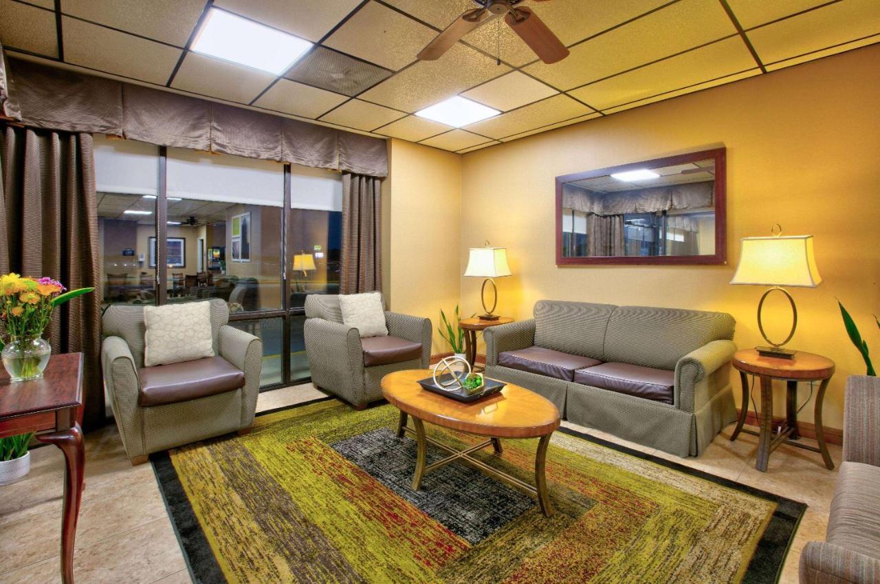 Days-Inn By Wyndham Batesville Ar Exterior foto