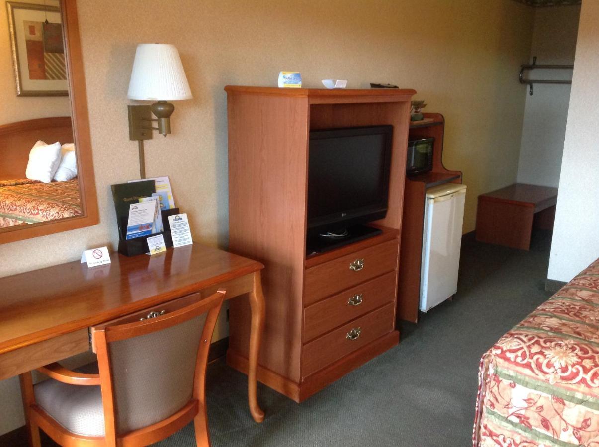 Days-Inn By Wyndham Batesville Ar Exterior foto