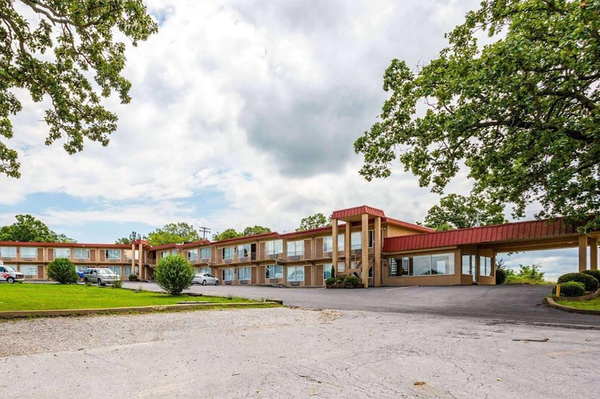 Days-Inn By Wyndham Batesville Ar Exterior foto